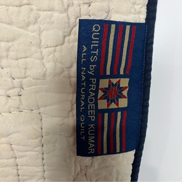 Quilts by Pradeep Kumar pieced & quilted house wallhanging - Picture 7 of 7